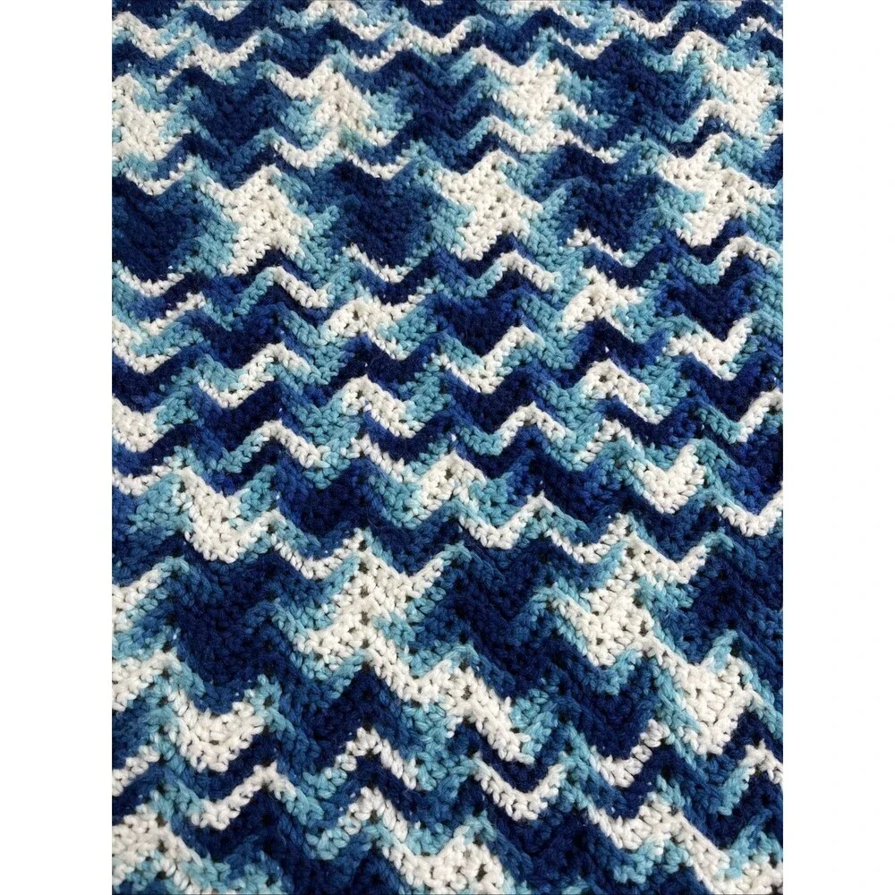 VTG‎ 72x56” Handmade Crochet Throw Blanket Zigzag Afghan/Throw Waves Blue& White